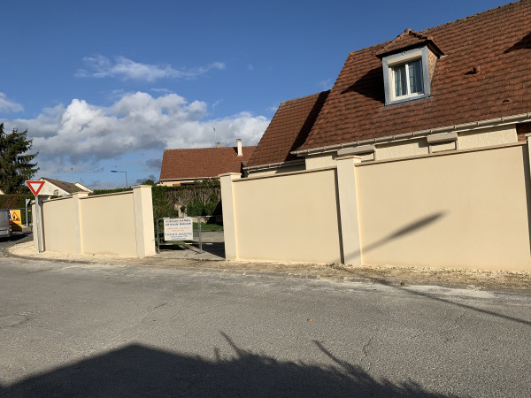 Réalisation d’un mur de clôture ravalé à Dammartin-en-Goële | DANIEL GUEGAN 