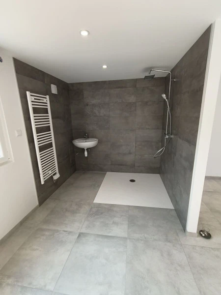 Création d'une Salle de bain chambre dans un garage
